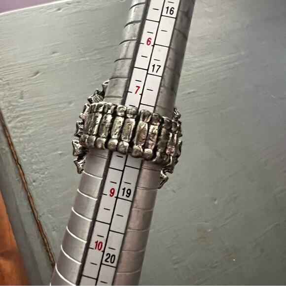 Bling Flower Statement Stretch Ring - Picture 4 of 5